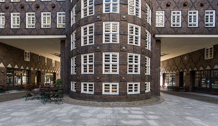 Unsere Unternehmenshistorie | Sprinkenhof GmbH Hamburg